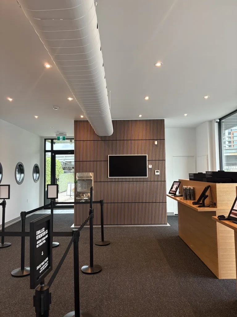 Pavillon d’accueil Bota Bota
Un projet qui combine style moderne et finitions soignées pour un résultat durable